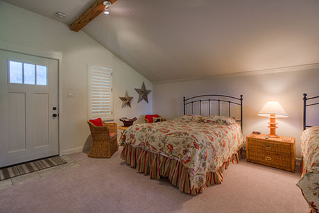 Cottage 4 Upstairs Bedroom C with 2 Queen Beds