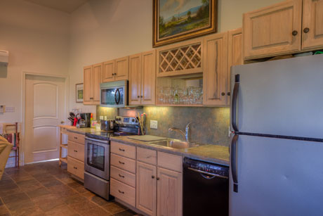 Cottage 5 Kitchen / Common Room