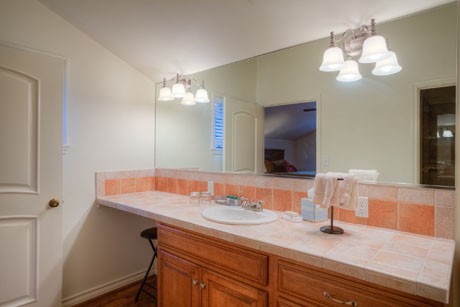 Cottage 5 Bedroom C Bathroom